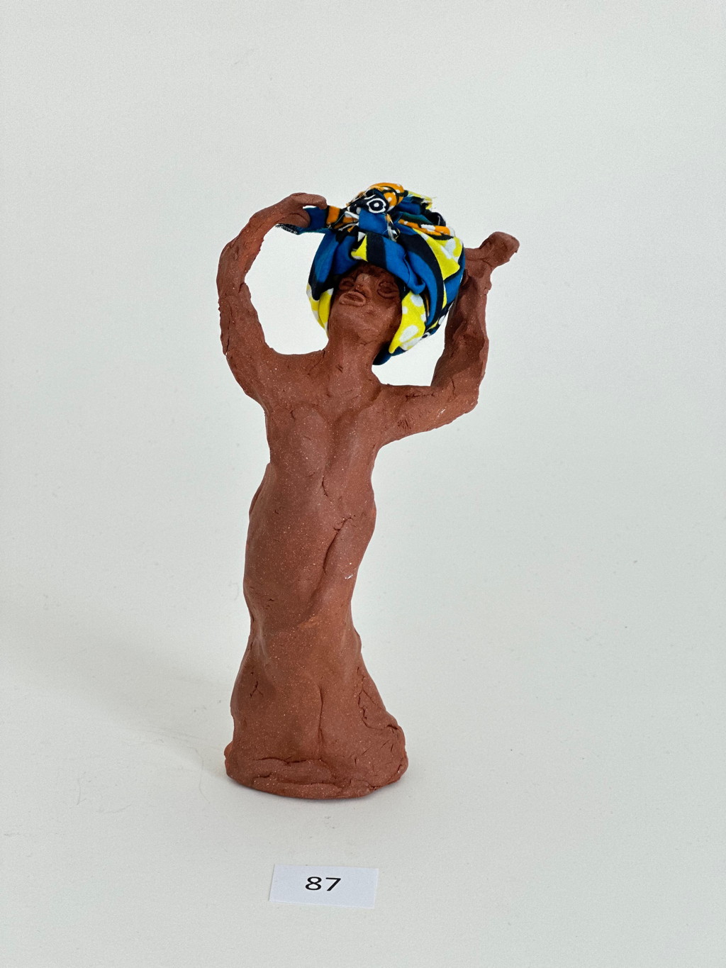 087