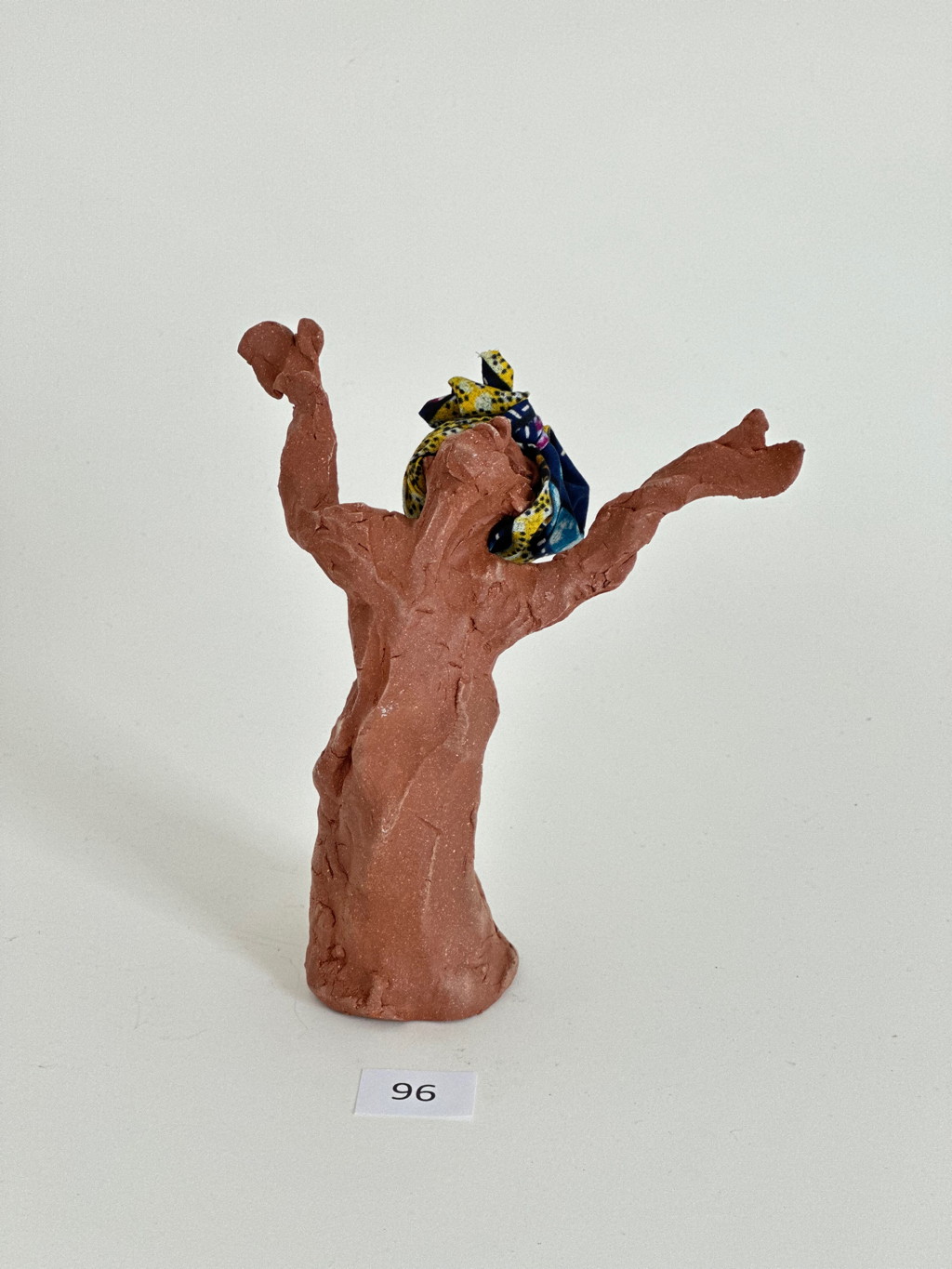 096