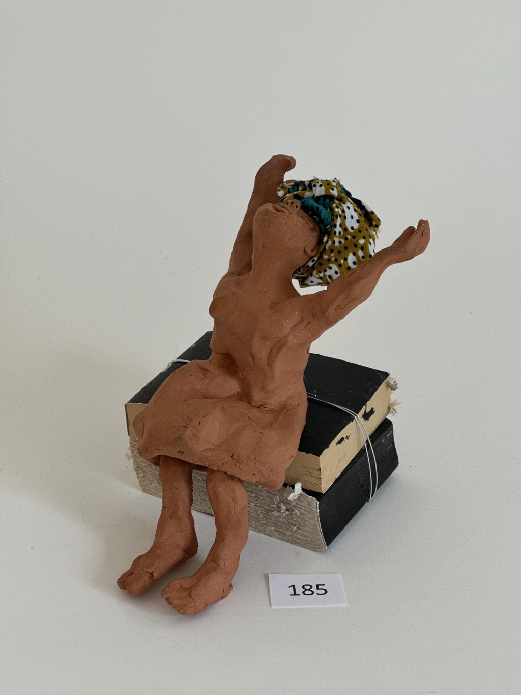 185