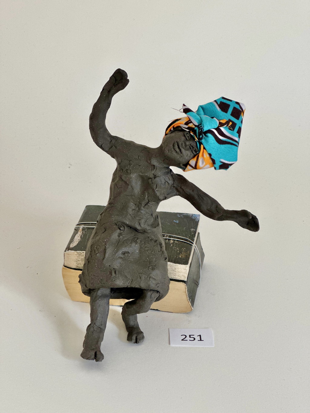 251
